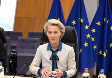Ursula von der Leyen pokaże wiadomości od szefa Pfizera? Wraca sprawa afery Pfizergate