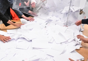 PKW: Polacy oddali ponad 85 tys. nieważnych głosów