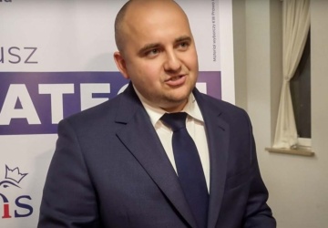 Żyję w państwie autorytarnym. Poseł Dariusz Matecki pisze usprawiedliwienie ws. nieobecności na komisji