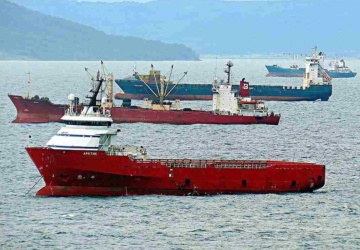 Podejrzane manewry rosyjskiego statku z floty cieni na Morzu Bałtyckim. Interweniowała polska Marynarka Wojenna