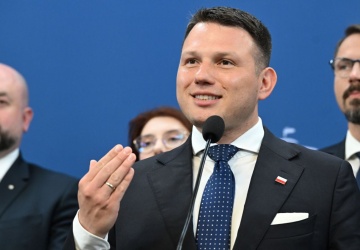 TVN ogłosiła transmisję rozmowy Mentzena z Nawrockim i Trzaskowskim. Chcecie mi zajumać materiał?