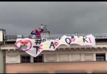 Byle nie Trzaskowski - do akcji w Gliwicach wkracza… Spiderman