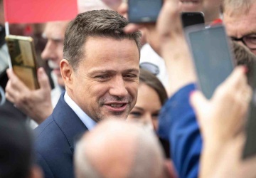 Siłowe zaprzysiężenie Trzaskowskiego. Dziennikarze o tajnym scenariuszu obozu władzy