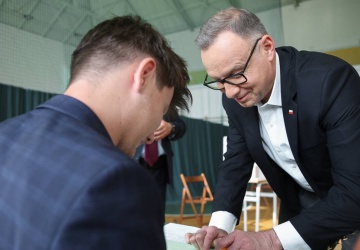 Wybory prezydenckie. Andrzej Duda wraz z małżonką zagłosowali w Krakowie
