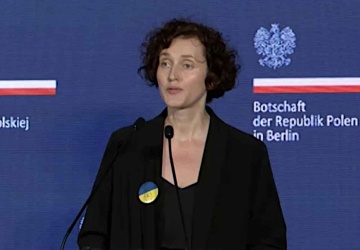 Skandal w polskiej ambasadzie w Berlinie. Elwira Niewiera doczekała się odpowiedzi internautów