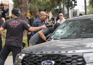 Protesty w Los Angeles po zatrzymaniu imigrantów. Biały Dom wysyła Gwardię Narodową