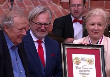 Michnik chce budować z Trzaskowskim międzynarodówkę