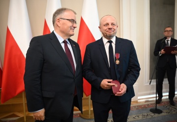 Cezary Krysztopa odznaczony złotym Krzyżem Zasługi