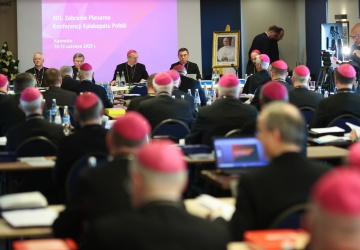 401. Zebranie Plenarne KEP. katecheza parafialna powinna prowadzić do liturgii 