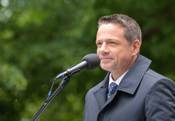 Złe wieści dla sztabu Trzaskowskiego. Zmiany w rządzie coraz bliżej