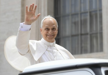 Papież obchodzi dziś 43. rocznicę święceń. Co przedstawiał jego obrazek prymicyjny?