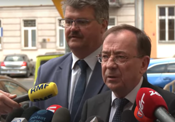 Prokuratura ściga Wąsika i Kamińskiego.  To działania bezprawne