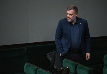 Adrian Zandberg uderza w Giertycha: To nieodpowiedzialne