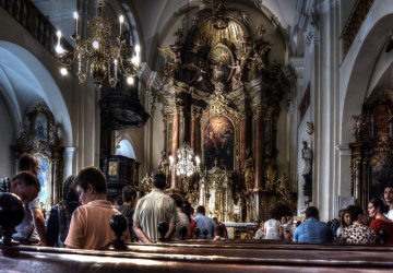 Z powodu braku księży czeski arcybiskup udziela dyspensy od uczestnictwa w Mszy świętej