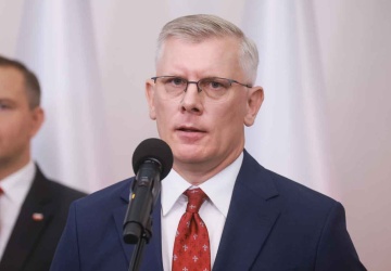 Prof. Cenckiewicz ujawnił SMS od dziennikarza GW. Proszę nie kłamać