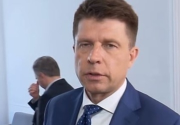 Hołownia traci kontrolę? Petru mówi o nowej partii