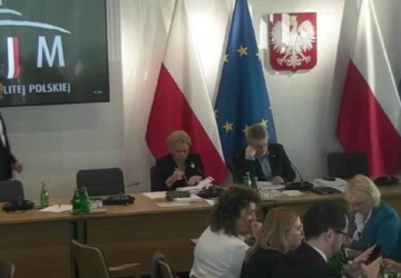 Kuriozalna decyzja w Komisji Finansów Publicznych. KO zarządza przerwę w trakcie głosowania 