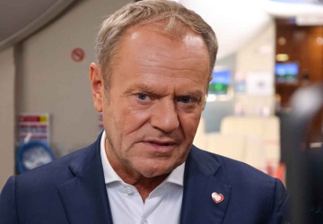 Nieoficjalnie: Tusk miał naciskać na Hołownię ws. zaprzysiężenia Nawrockiego