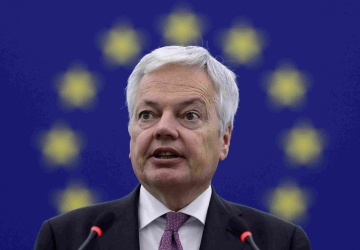 Didier Reynders pouczał Polaków ws. praworządności, teraz ma potężne kłopoty. Szok w Belgii