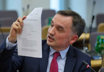 Przymusowe doprowadzenie Zbigniewa Ziobry. Jest decyzja komisji