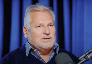 Lange vel Gontarczyk pozbawiona odznaczenia. Kwaśniewski zabrał głos