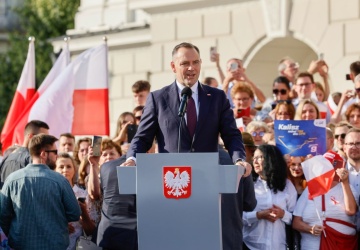 Karol Nawrocki podpisał swoją pierwszą inicjatywę ustawodawczą 