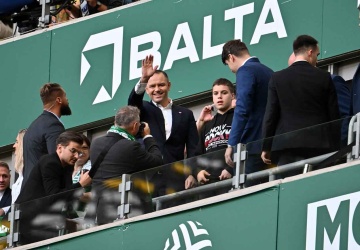 Prezydent pojawił się na meczu Lechii Gdańsk. Tak przywitali go kibice
