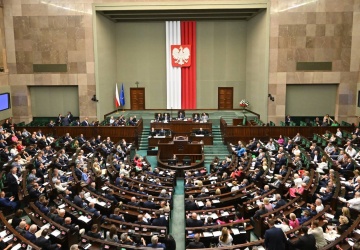 Marszałek Sejmu wygasił mandaty czterech posłów PiS. Kto na ich miejsce?