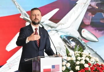 Modernizacja polskich F-16. Kosiniak-Kamysz podpisał umowę wartą niemal 4 mld dolarów