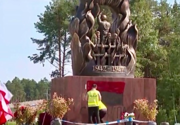 Banderowskie symbole na pomniku Ofiar Rzezi Wołyńskiej. Zatrzymano 17-letniego Ukraińca