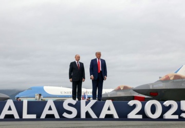 UE reaguje na spotkanie Trump–Putin. O 9.30 startują narady ambasadorów