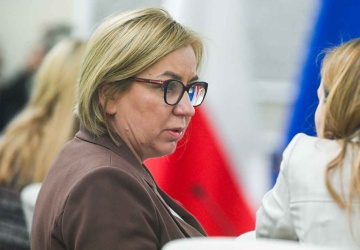 Ustawa wiatrakowa wróciła do Sejmu. Hennig-Kloska: Rząd się nie podda