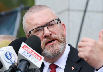 Złe wieści dla Brauna. Nowy sondaż CBOS