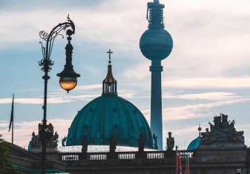 Podpalenia ołtarzy i odchody w konfesjonałach. Niemiecki Kościół: agresja nasila się od 2015 r.