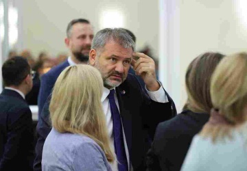 Waldemar Żurek przybył do KRS i groził sędziom