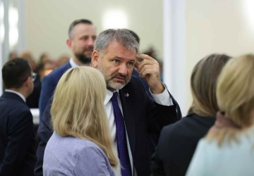 Waldemar Żurek przybył do KRS i groził sędziom