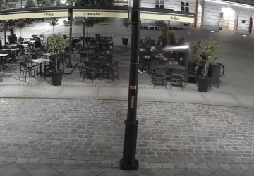 Strzelał do ludzi w centrum Kalisza,  wkrótce potem zginął. Ujawniono nagranie 