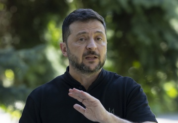 Setki dronów nad Ukrainą. Zełenski: Tak Moskwa wykorzystuje czas przygotowany na spotkanie przywódców