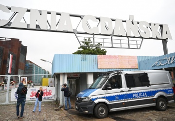 Brama nr 2 Stoczni Gdańskiej zdewastowana przez aktywistów Ostatniego Pokolenia