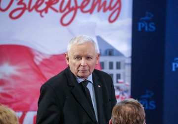 Wypłynął wewnętrzny sondaż PiS. Do samodzielnych rządów niewiele brakuje 