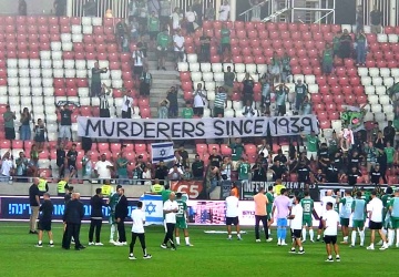 Skandaliczny transparent kibiców z Izraela. UEFA ma badać wątek prowokacji