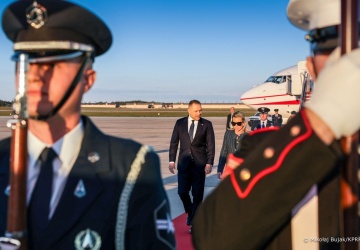 Karol Nawrocki wylądował w USA. Klich nie pojawił się podczas powitania