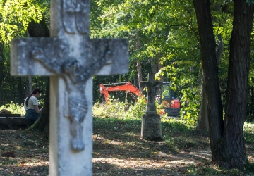 W dniu pogrzebu polskich ofiar ukraińskie władze wciąż relatywizują Wołyń. Ofiary z dwóch stron