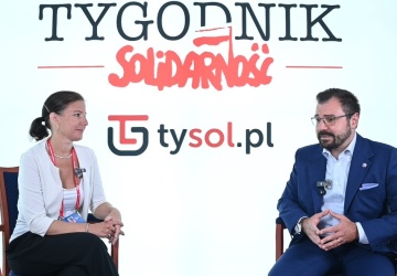 Dyrektor węgierskiego Centrum Praw Podstawowych: Tusk i Magyar to marionetki Brukseli
