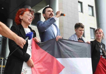 Przewozili nielegalnych imigrantów. Sąd w Hajnówce ich uniewinnił