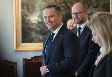 Karol Nawrocki liderem rankingu zaufania