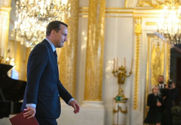 Radosław Sikorski uderza w Karola Nawrockiego. Jest odpowiedź