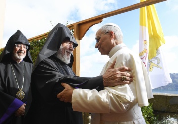 Zwierzchnik Kościoła Ormiańskiego odwiedził Leona XIV i zaprosił go do Armenii