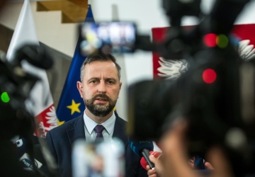 Szef MON: NATO musi jednoznacznie reagować na prowokacje Rosji