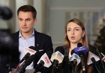 Gajewska i Myrcha nadal pobierają dodatki na mieszkanie. Sejm potwierdza